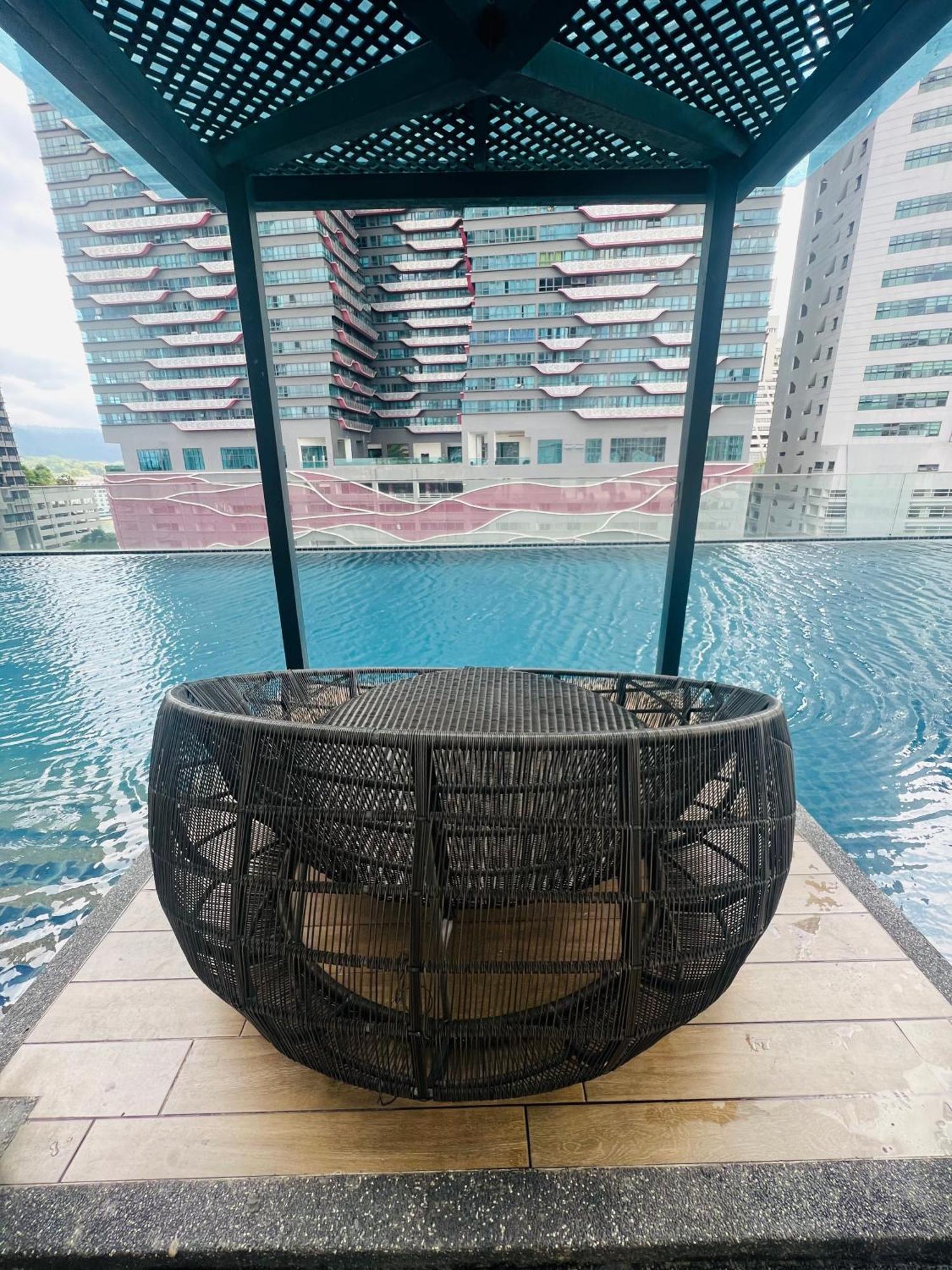 Reizz Residence By D'Amour Kuala Lumpur Exteriör bild